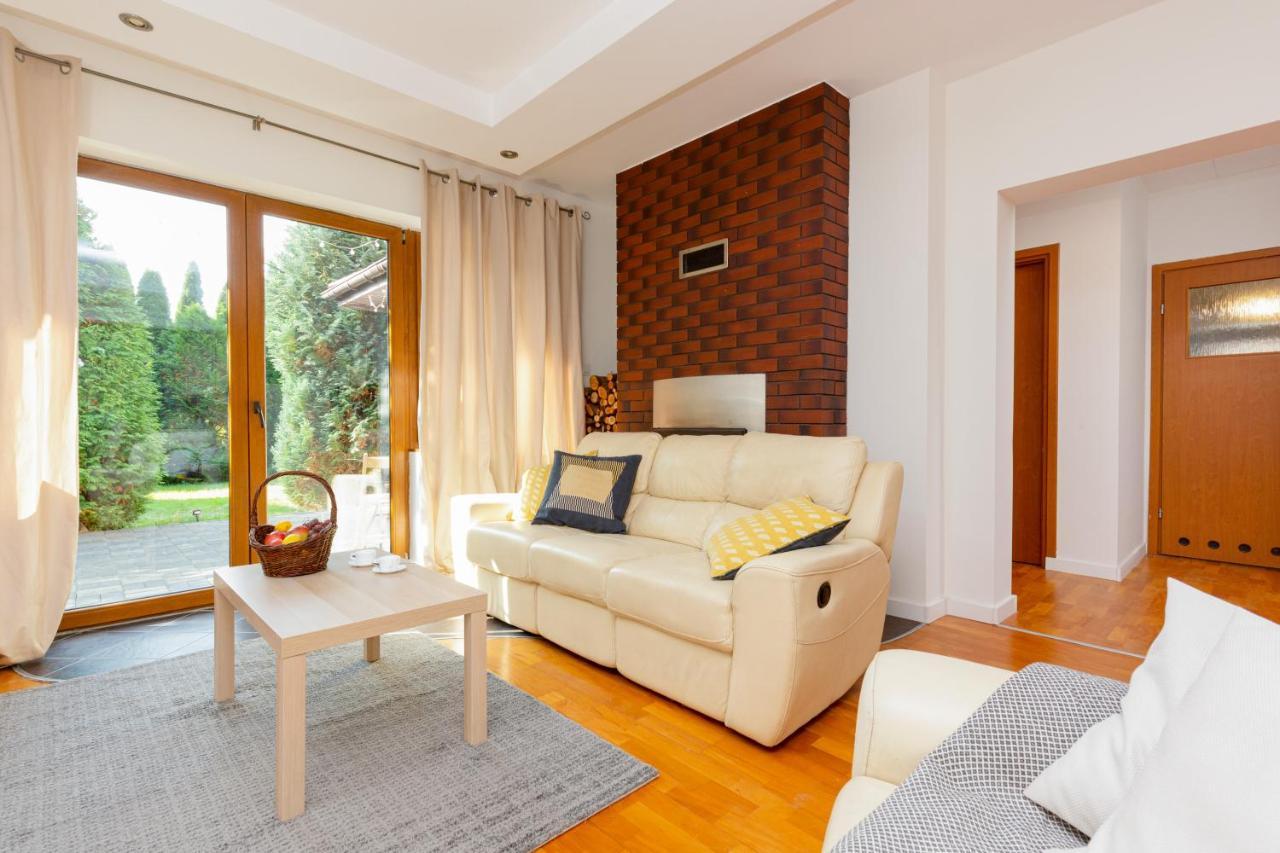 Holiday House Cinema Experience Warsaw Michalowice By Renters Villa Bagian luar foto
