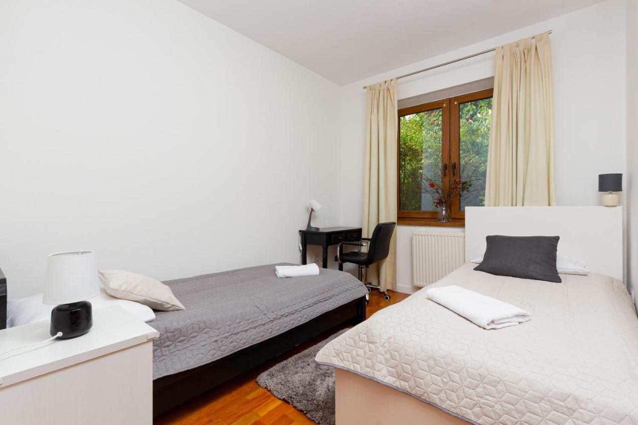 Holiday House Cinema Experience Warsaw Michalowice By Renters Villa Bagian luar foto
