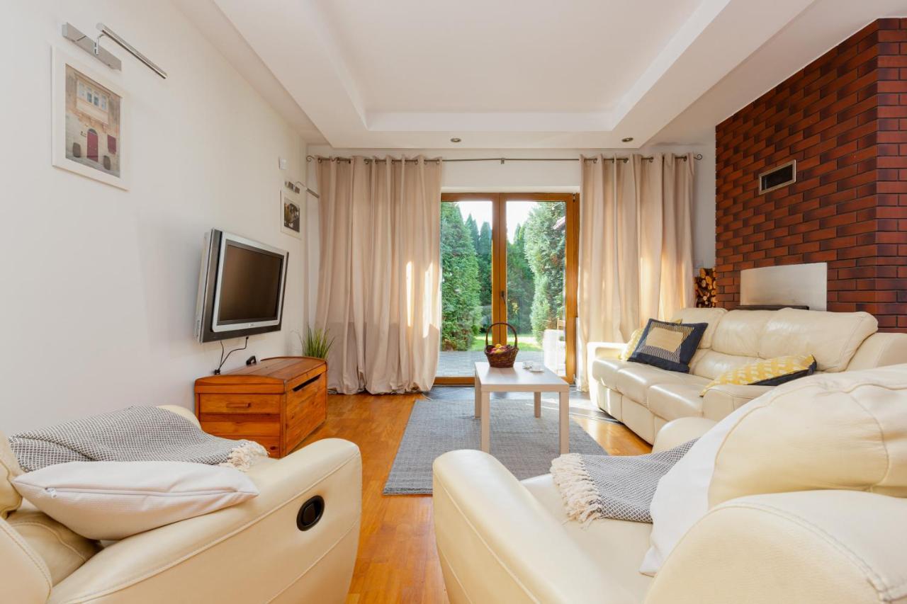 Holiday House Cinema Experience Warsaw Michalowice By Renters Villa Bagian luar foto